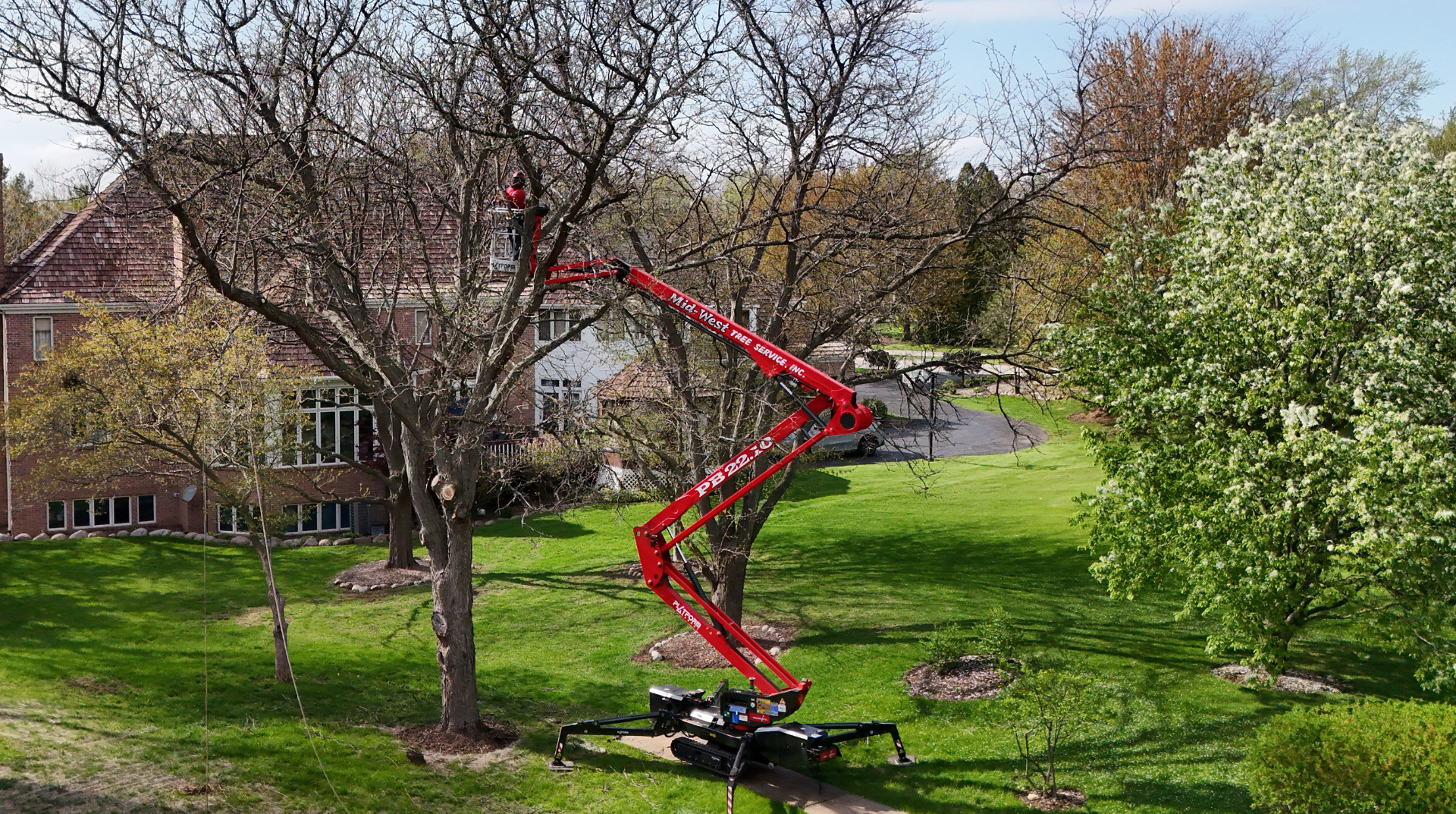 
<span>Mid-West Tree Experts Inc.</span>
