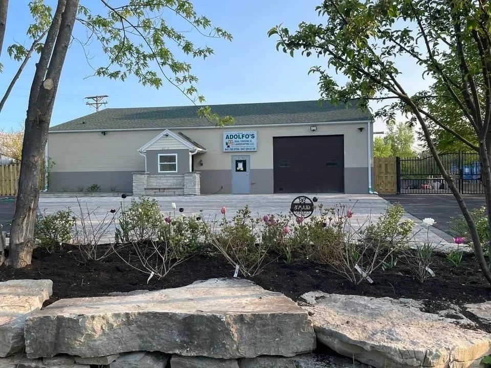 
<span>Adolfo's Sealcoating and Landscaping</span>
