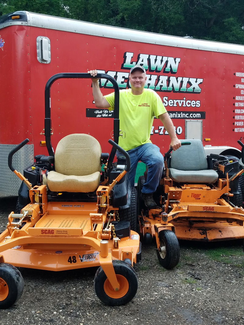 
<span>Lawn Mechanix</span>
